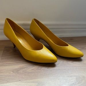 Vintage yellow high heels size 6